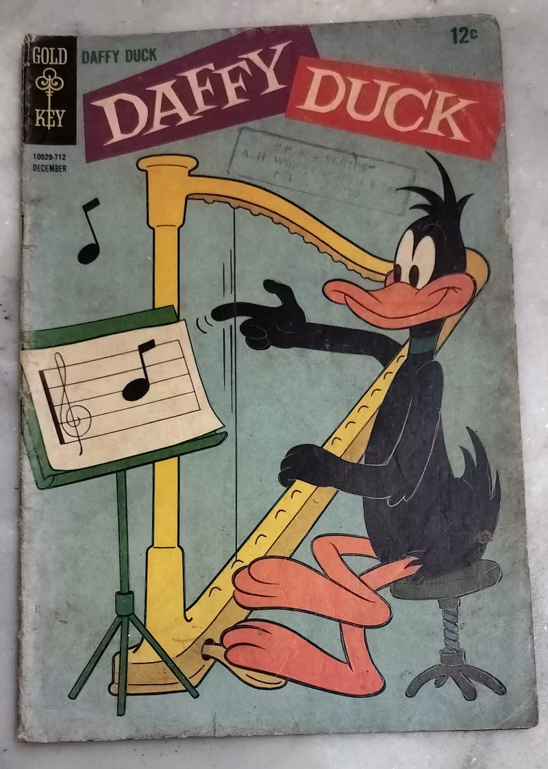 Daffy Duck : Feathered Togetherness - vintage gold key comics